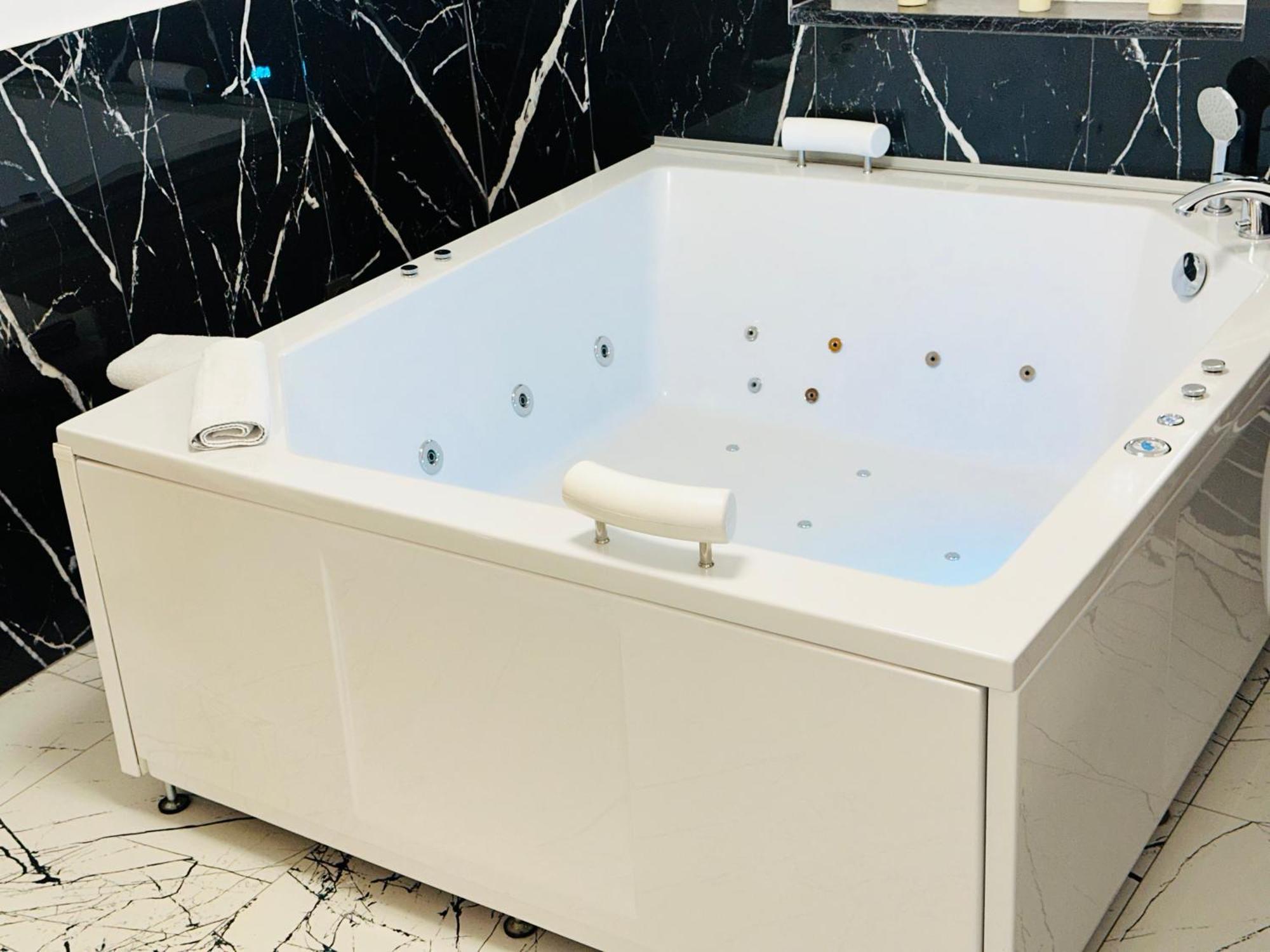 Hedonist Spa Jacuzzi Sarajevo Free Parking Ngoại thất bức ảnh